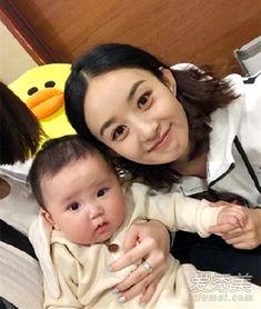 明星萌娃吃瓜视频,明星宝宝们的趣味日常