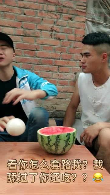 芭比带你吃瓜搞笑视频,搞笑视频来袭！