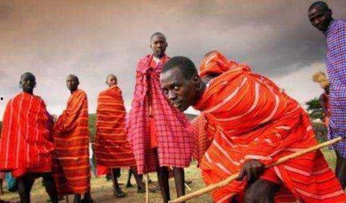 皇宫扫地僧吃瓜视频,吃瓜视频引发网友热议