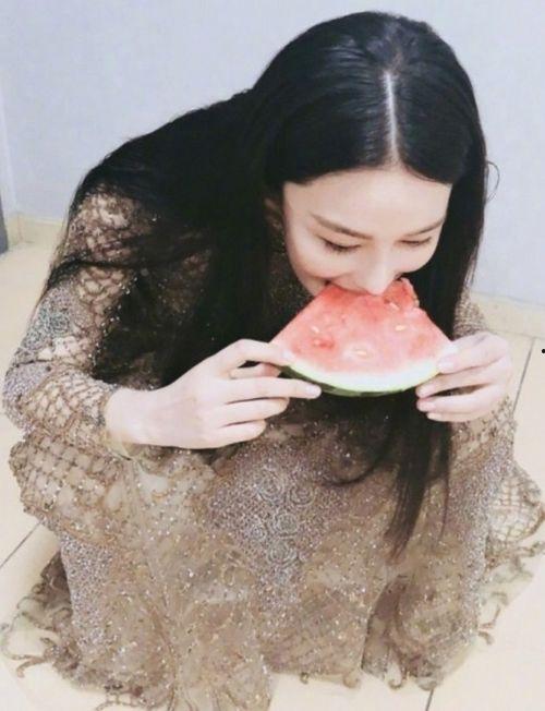 张馨予开大号吃瓜视频在线观看,揭秘娱乐圈幕后故事