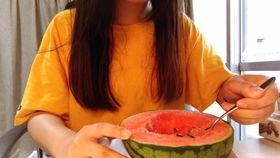 吃瓜澳洲留学生视频,吃瓜视频背后的故事