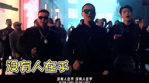 吃瓜撑肚子视频,揭秘网络搞笑视频背后的趣味与反思